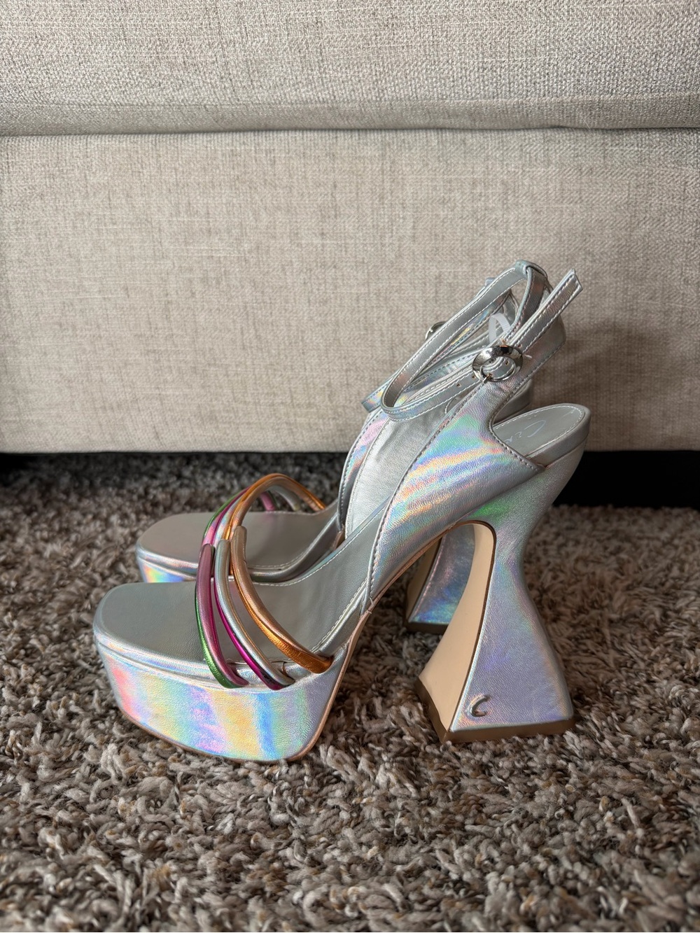 Circus By Sam Edelman Alana Dress Sandals Silver Rainbow Iridescent Size 7.5